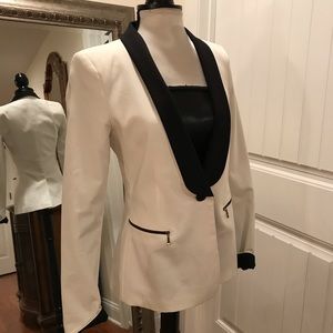 Zara Brand NWOT Beautiful Tuxedo Jacket Size Sm